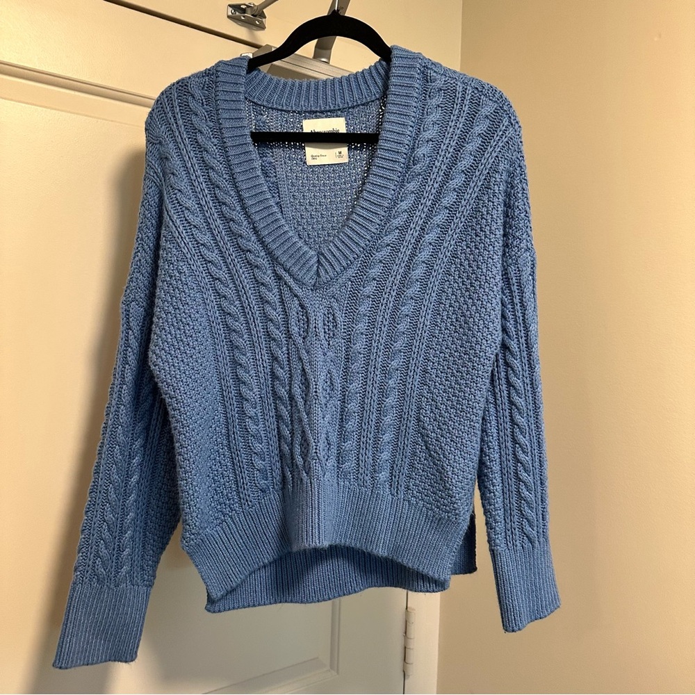 Abercrombie & Fitch Cable Knit V-Neck Sweater